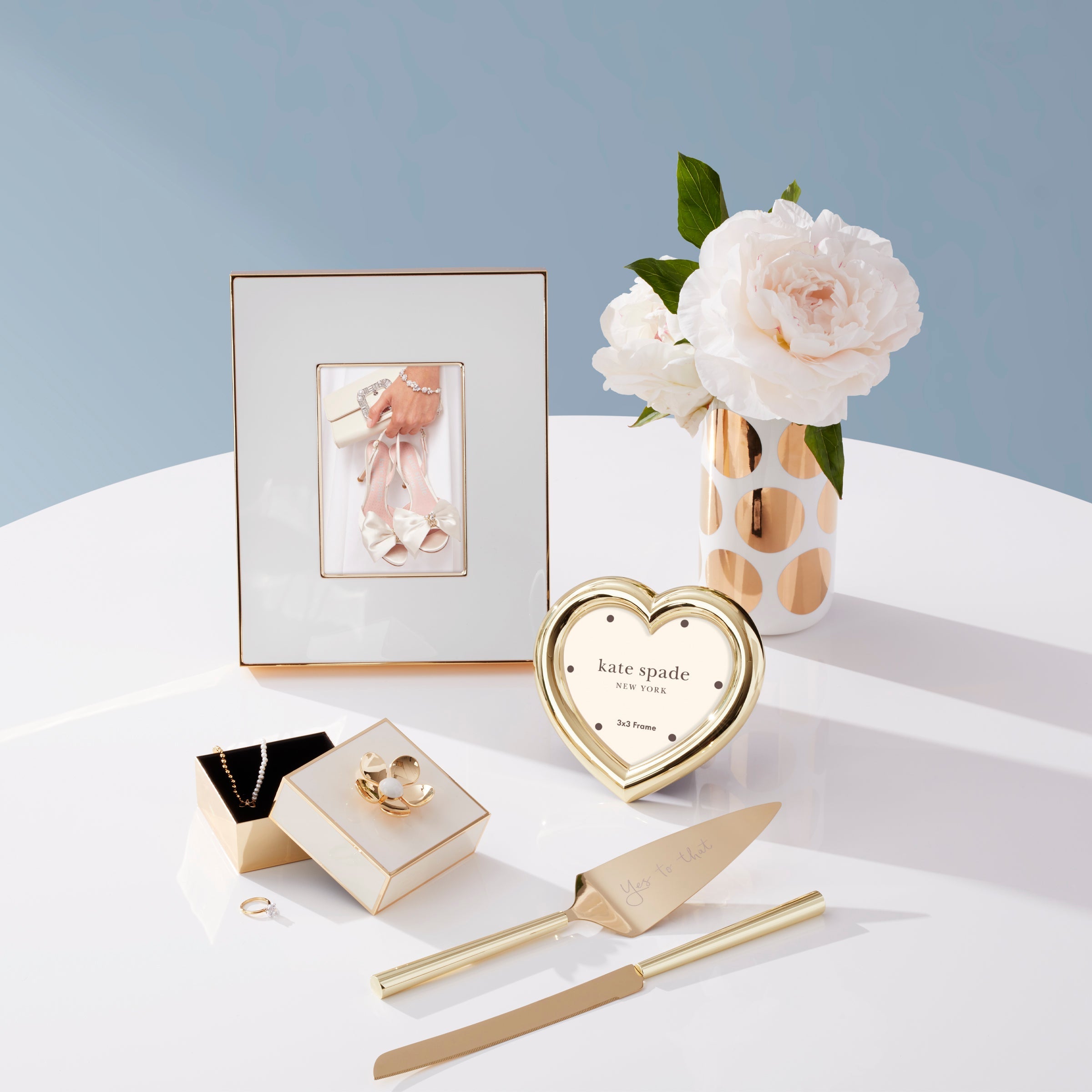 Make It Pop Floral Box - Gold